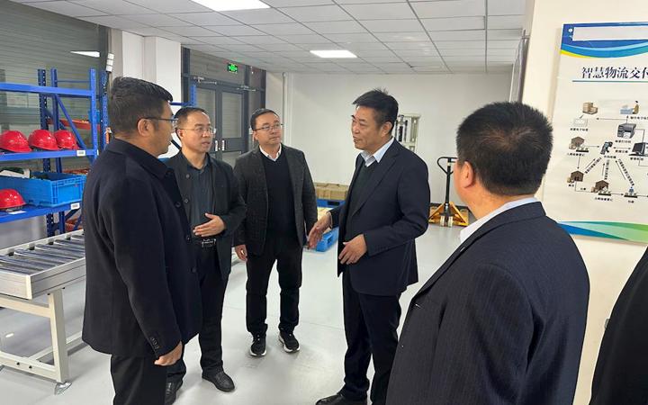公司党委书记黄成定一行莅临公司调研指导工作